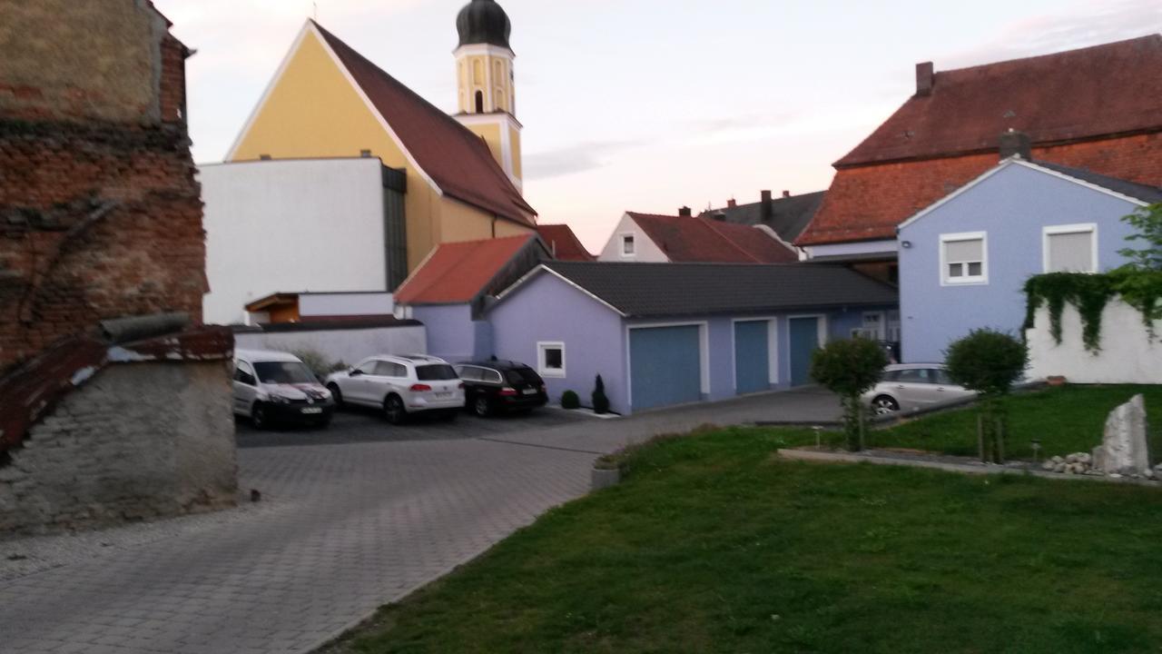 Pension "Zum Raubritter" Langquaid Exterior photo